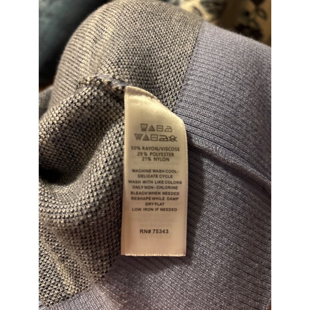Tahari women's‎ medium sweater blue plaid - Picture 4 of 4